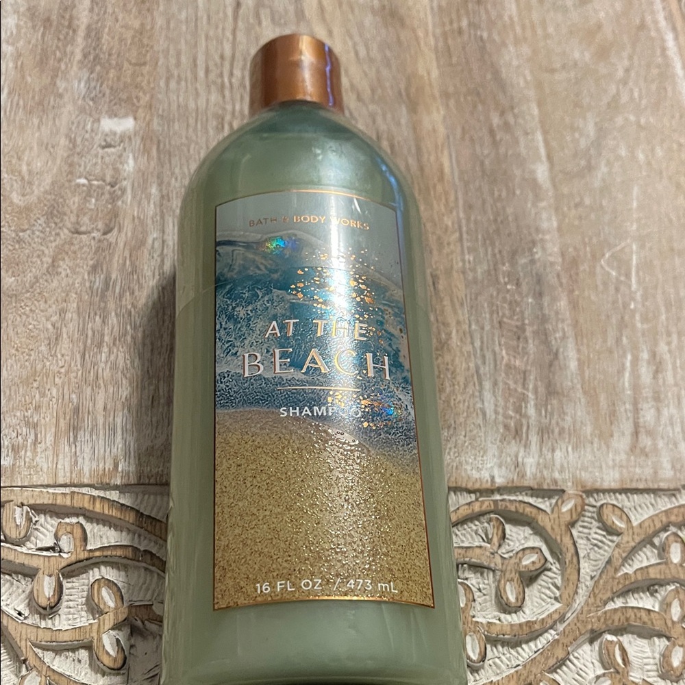 Bath & Body Works At The Beach Shampoo - Green and Gold
